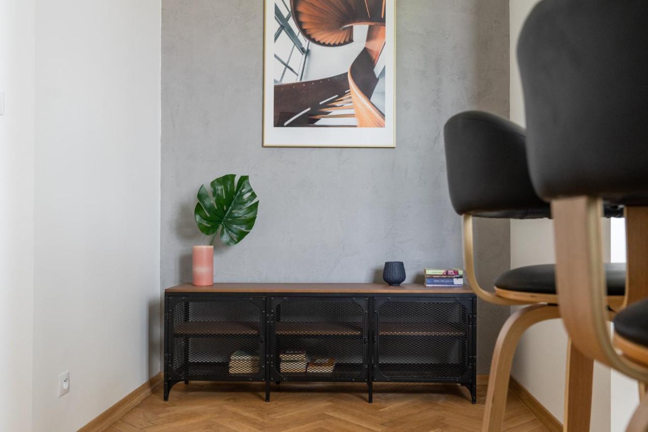 Concierge Filtrowa Apartmán *
